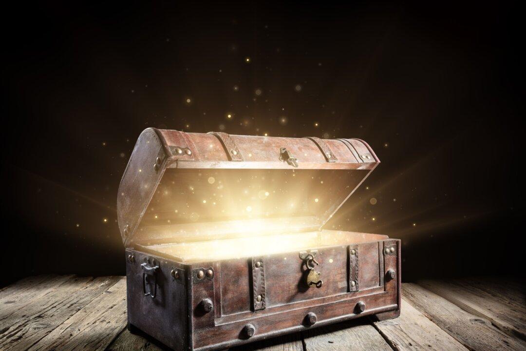 Hans Christian Andersen’s Fairy Tale ‘The Flying Trunk’