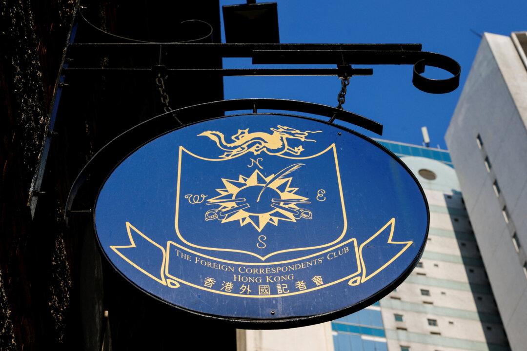 Hong Kong Authorities Deny Visa to Bloomberg Journalist