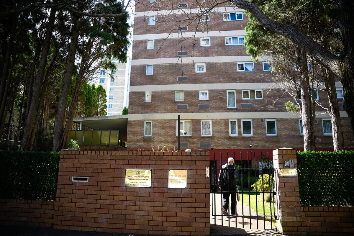 Man Arrested After Car Crashes Into Russian Consulate in Sydney
