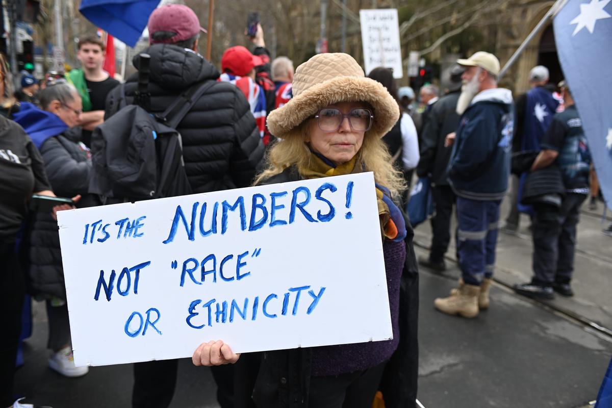 Australia’s Net Migration Rate Falls to Over 300,000 New Arrivals