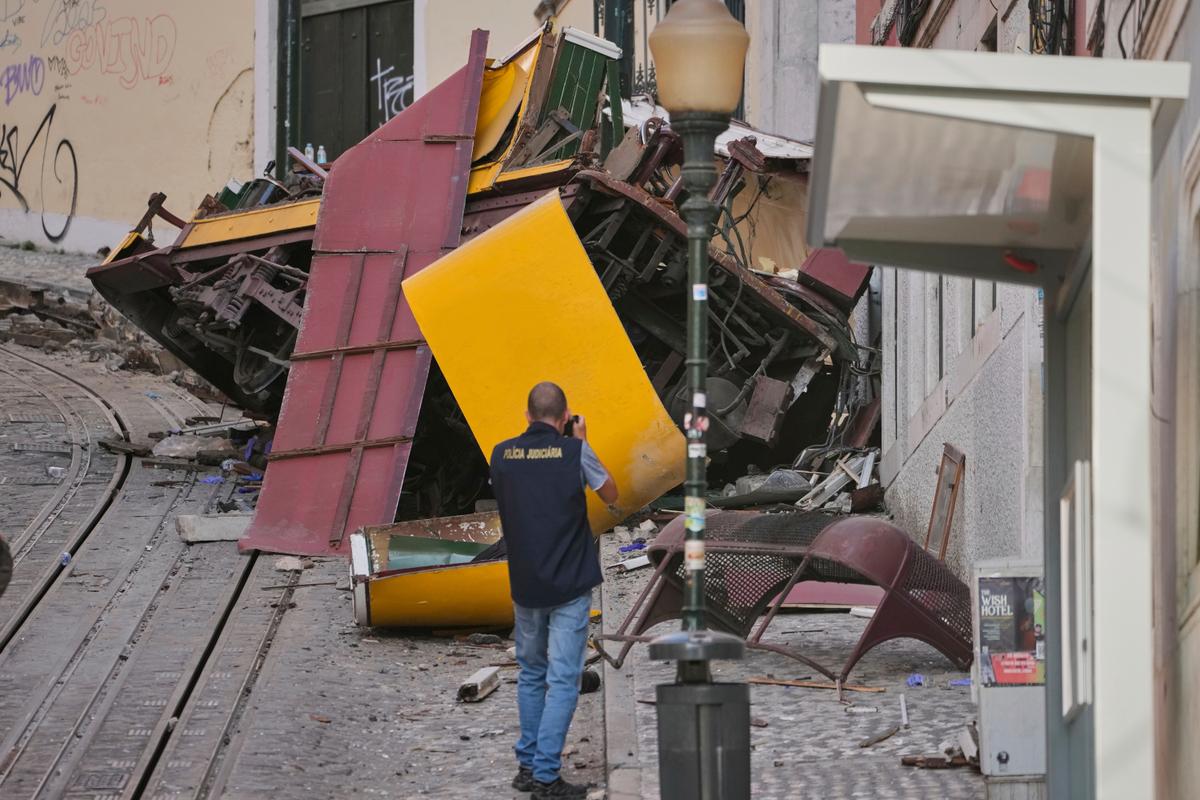 Global Affairs Says Two Canadians Missing After Lisbon Streetcar Crash
