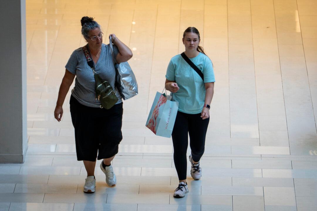 August Retail Sales Beat Forecasts with 0.6 Percent Increase