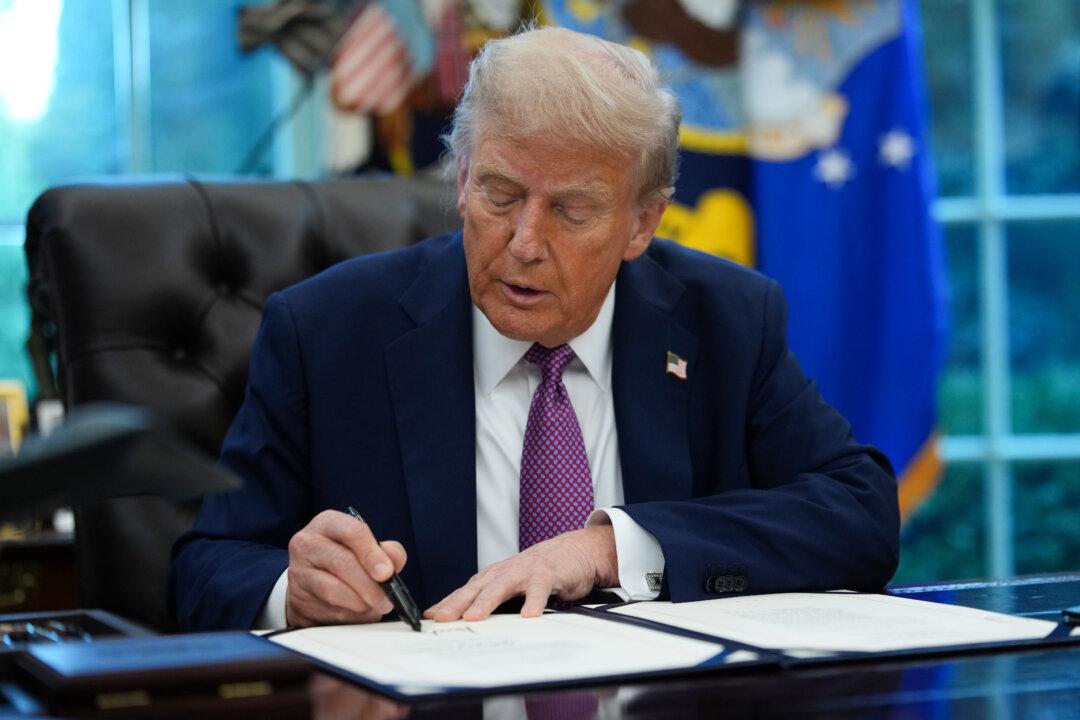 Trump Signs 200th Executive Order, Setting Fastest Pace in Modern History