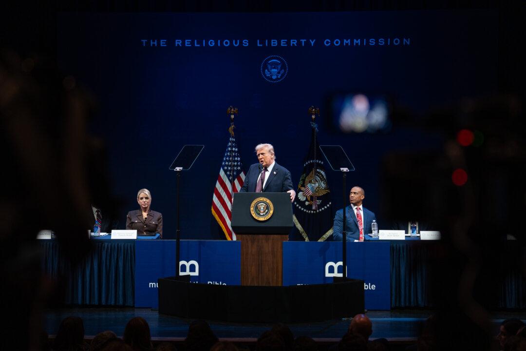 Education Department to Issue Guidance Protecting Right to Prayer, Trump Says