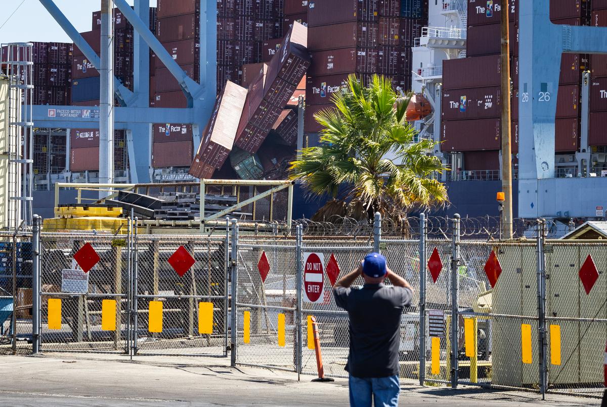 More Than 60 Containers Fall Off Ship in Long Beach Port