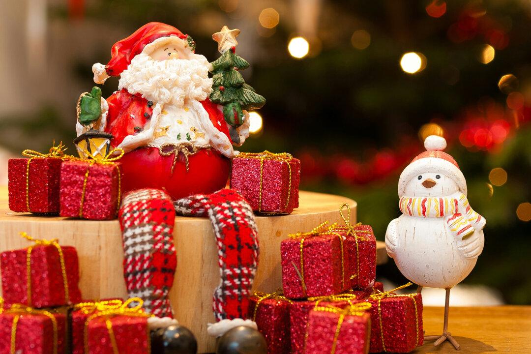 To Save Money, Start on Your Holiday Shopping Plans Now