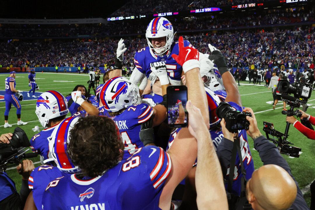 Bills’ Allen Needs Strong 2025 Season to Break Away From Mahomes’ Shadow