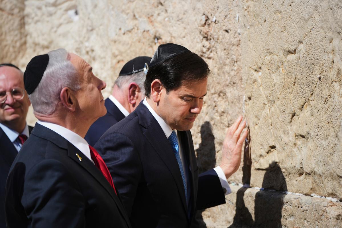 Israeli Prime Minister Benjamin Netanyahu (L) and U.S. Secretary of State Marco Rubio (R) visit the Western Wall in the Old City of Jerusalem on Sept. 14, 2025. (Ariel Schalit/AP Photo)