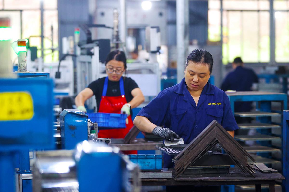 China’s Economic Slowdown Deepens, Official Data Show