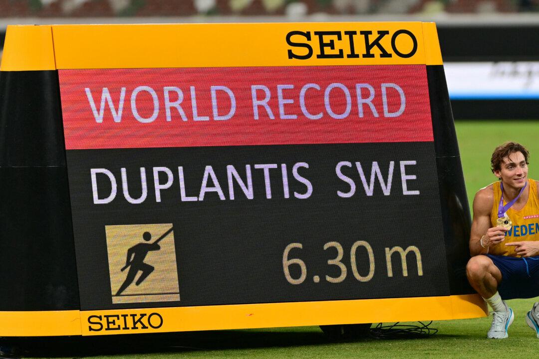 Duplantis Gives Japanese Fans What They Came for—Another World Record in Pole Vault