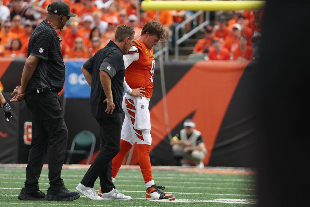 NFL Week 2 Quarterback Injuries Roundup: Burrow, Daniels, McCarthy, Fields All Go Down