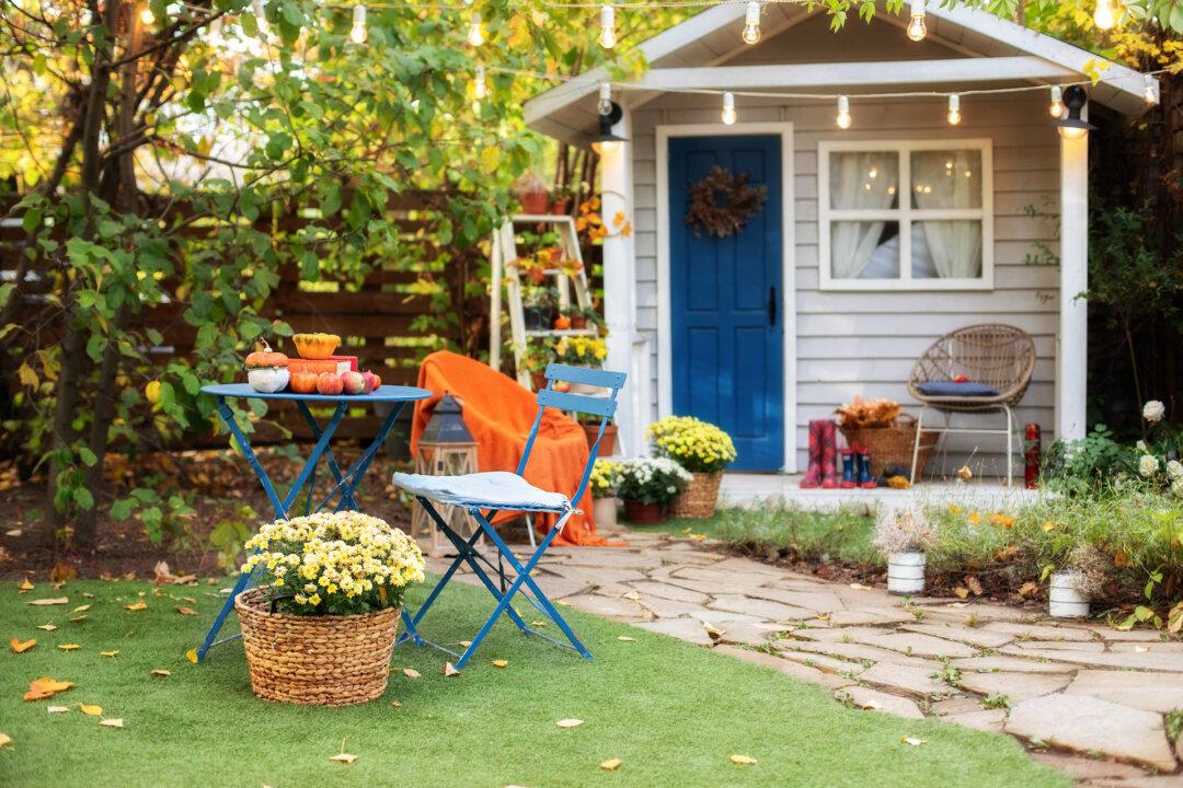 Ask Angi: How Should I Decorate My Porch for Fall?
