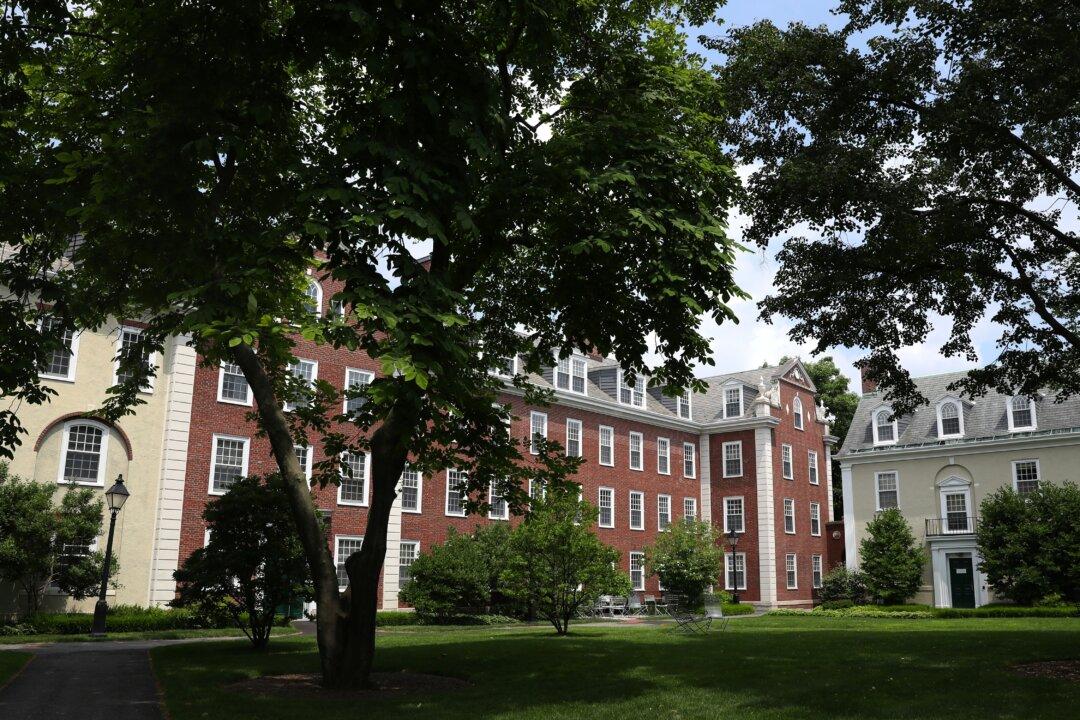 Harvard Business School Graduate Arrested on Charges He Cheated Fellow Alums out of Over $4 Million