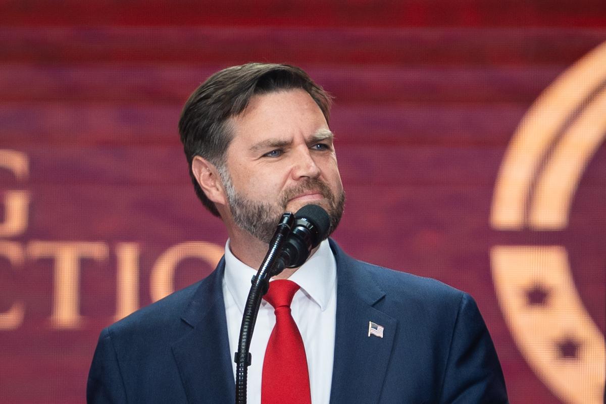 Vance Says Pregnant Women Should Follow Their Doctor on Tylenol