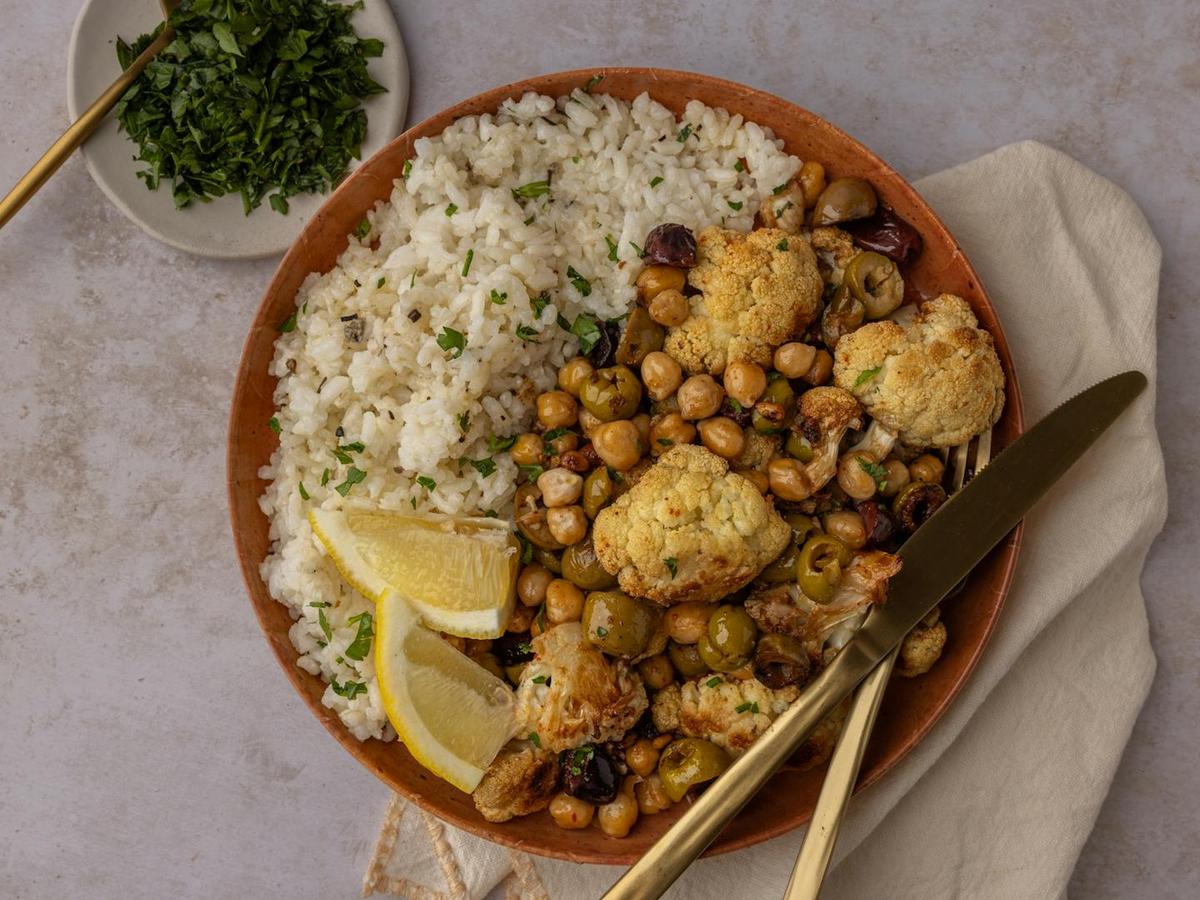 1-Pan Curried Cauliflower for Fall Comfort thumbnail