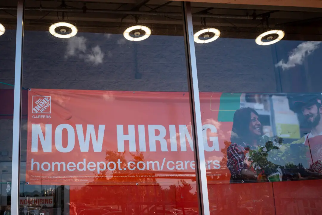 Layoffs Remain Low as Weekly Jobless Claims Below Expectations