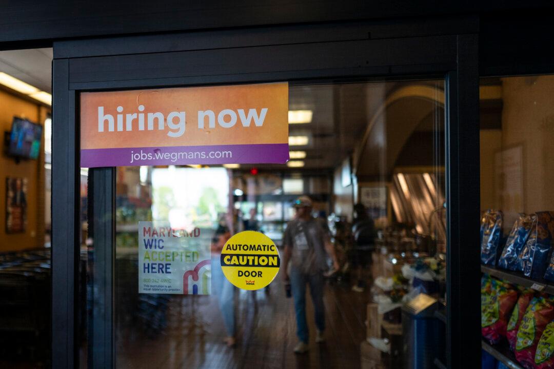 US Private Payrolls Unexpectedly Decline in September: ADP