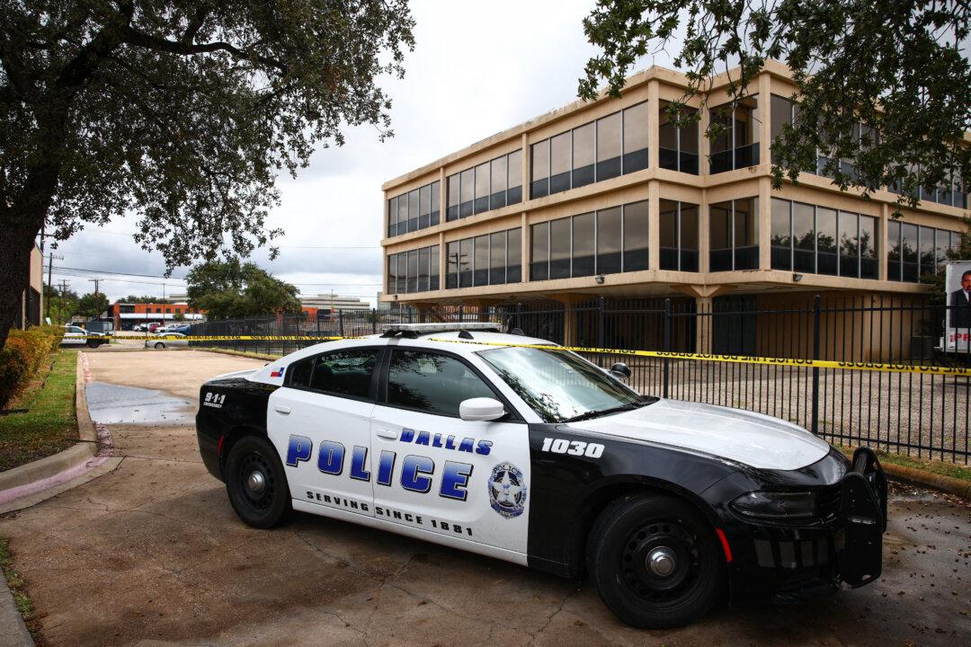 DHS to Bolster Security at ICE Offices After Dallas Attack