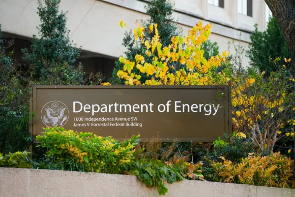 US Senators Want to Ban Chinese Scientists From Government Labs