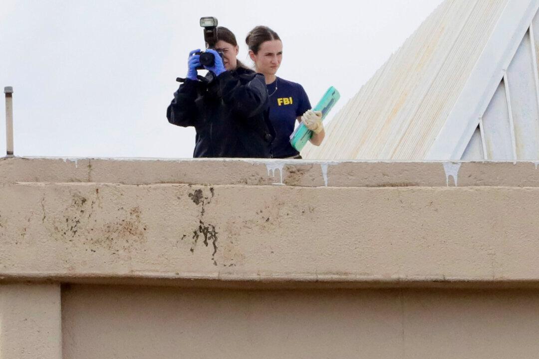 Texas ICE Offices Received Envelopes With Suspicious White Powder, DHS Says