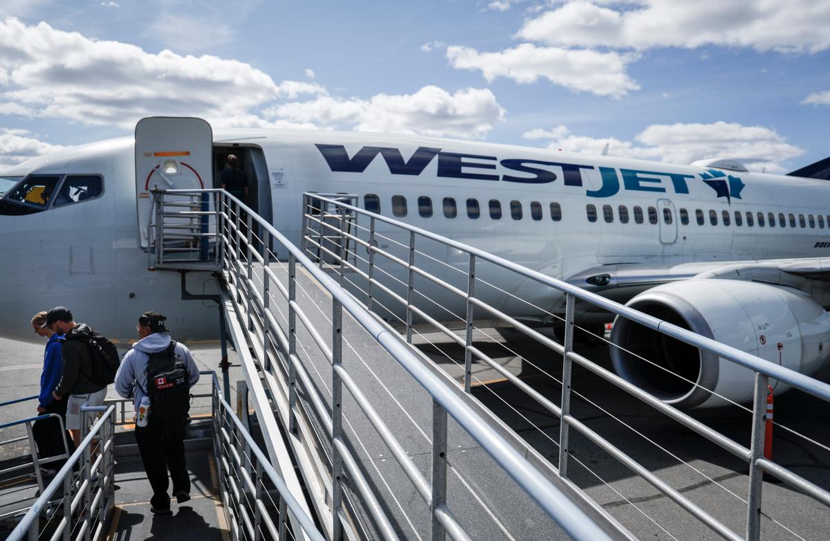 Air Transat, WestJet Reducing Flight Capacity Amid Rising Jet Fuel Costs