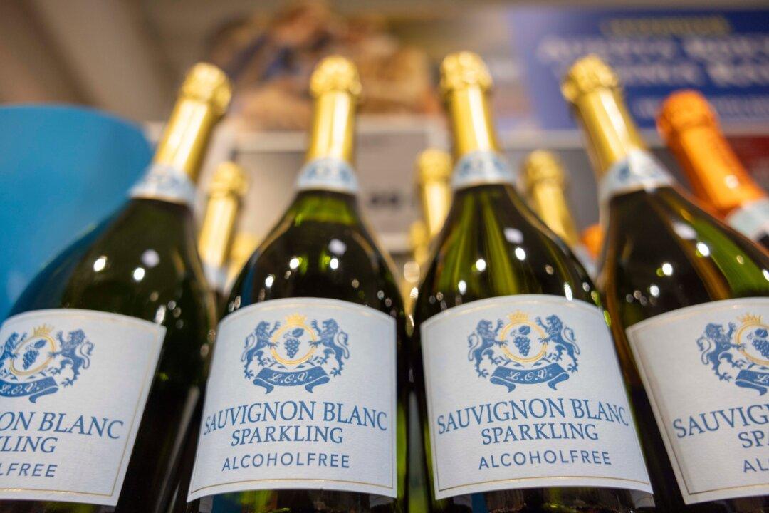 Nonalcoholic Wine