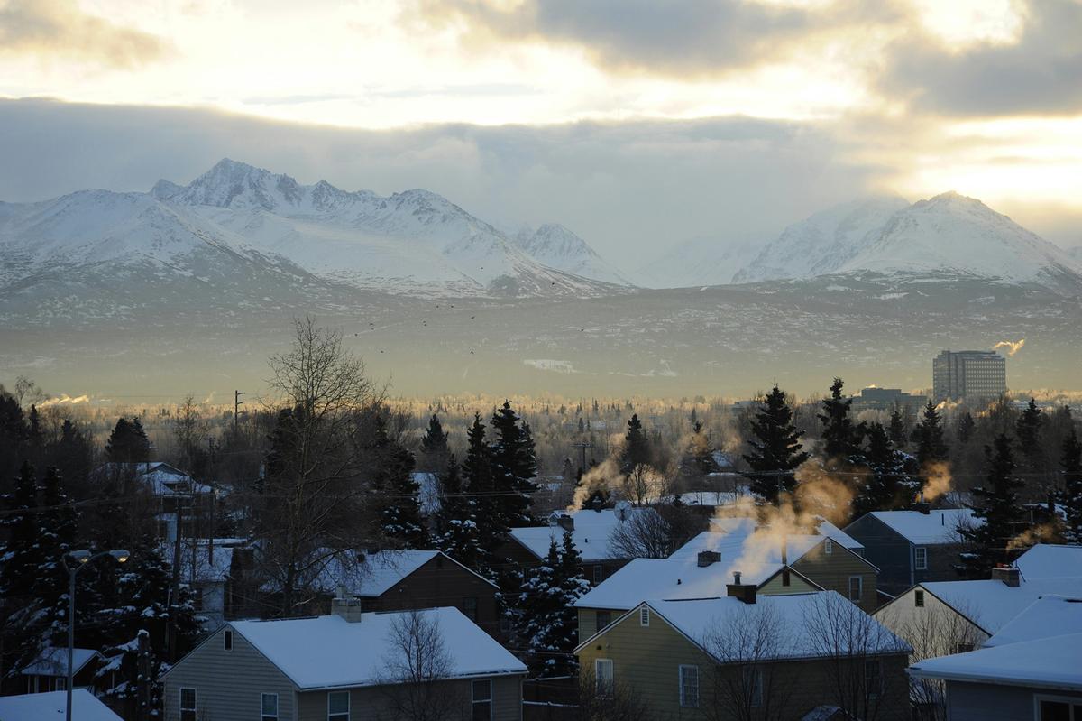 The Chugach foothills are part of the larger Chugach Mountain range that borders Anchorage. The peaks are snow-capped for most of the year. (Wonderlane/Unsplash)