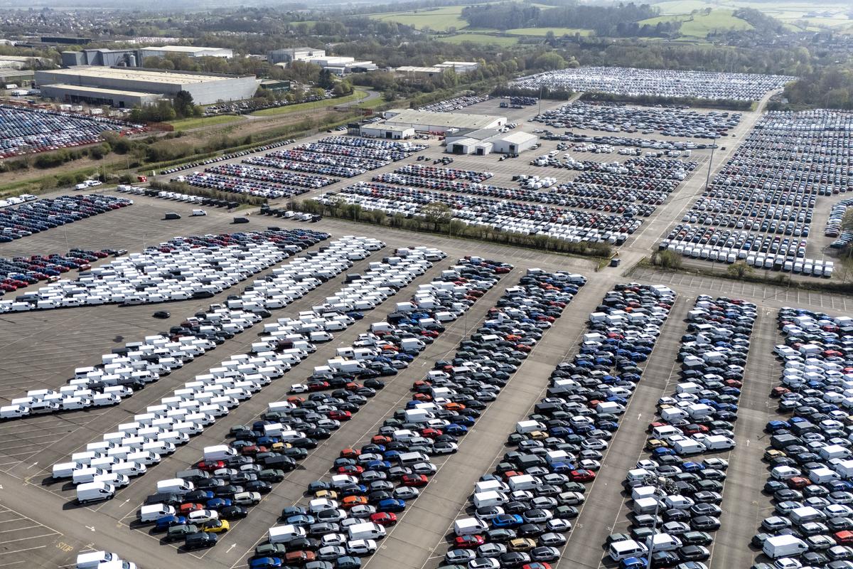 UK Exports to US Remain Below Pre-Tariff Levels Despite Improvement