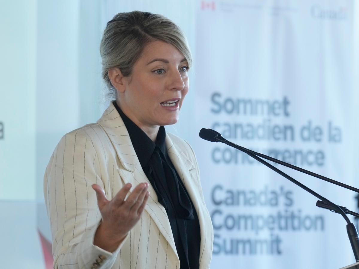 Joly Says Ottawa Will Be ‘Hawkish’ on Competition to Restore Affordability