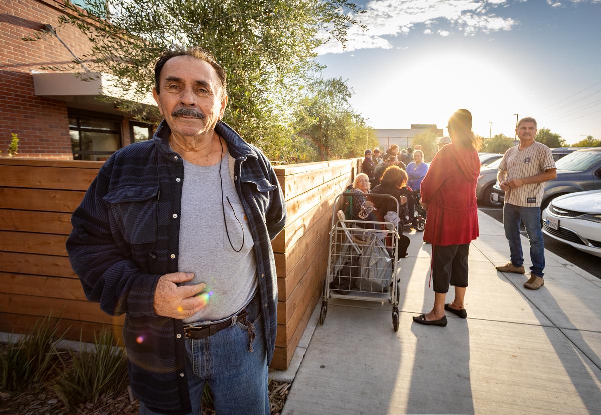 Struggling Central Valley Residents Line Up for Groceries Amid California’s Cost-of-Living Crisis