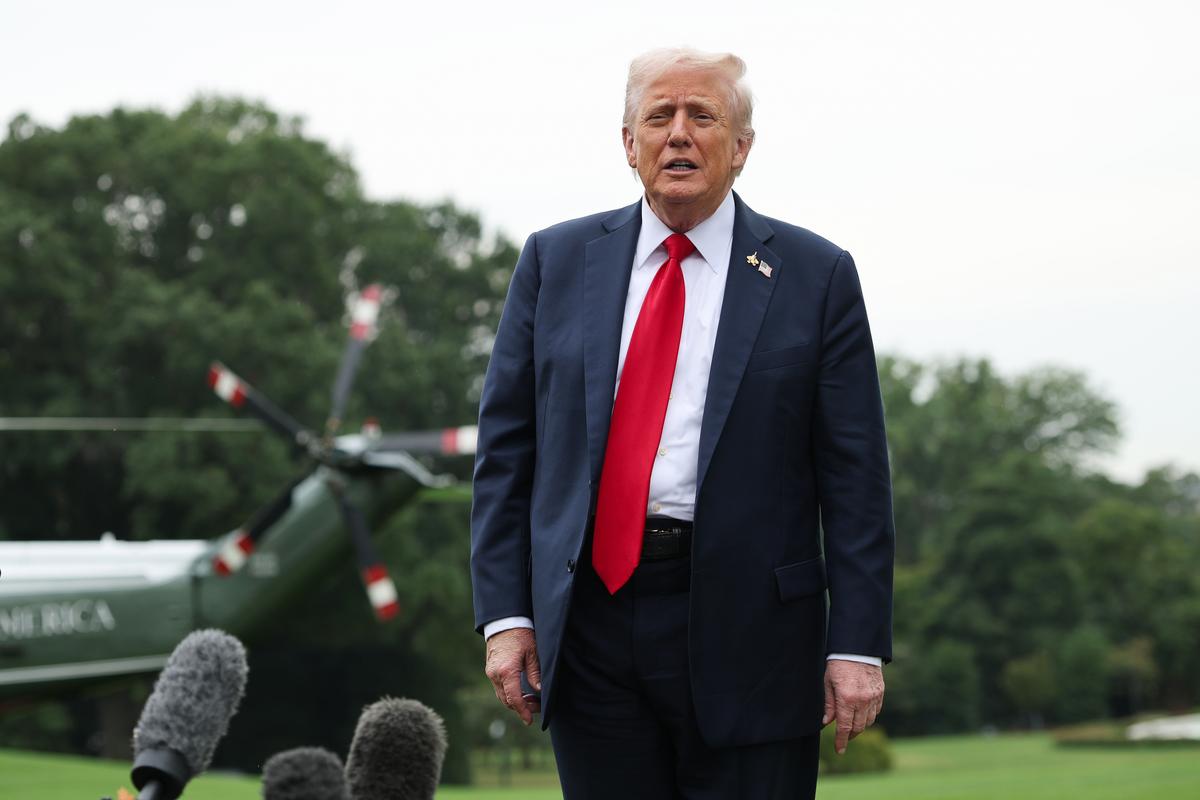 Trump Notifies Congress of ‘Armed Conflict’ With Drug Cartels thumbnail