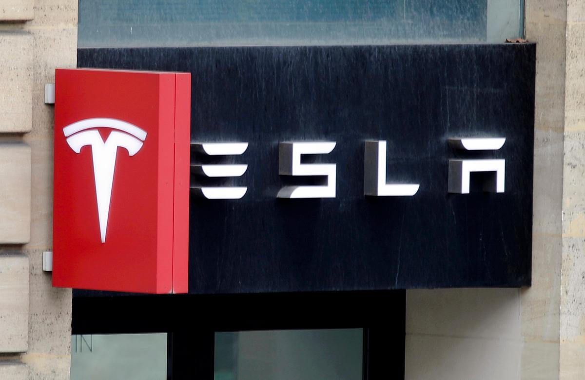 Tesla 3rd-Quarter Sales Beat Expectations Driven by Expiring EV Tax Credits