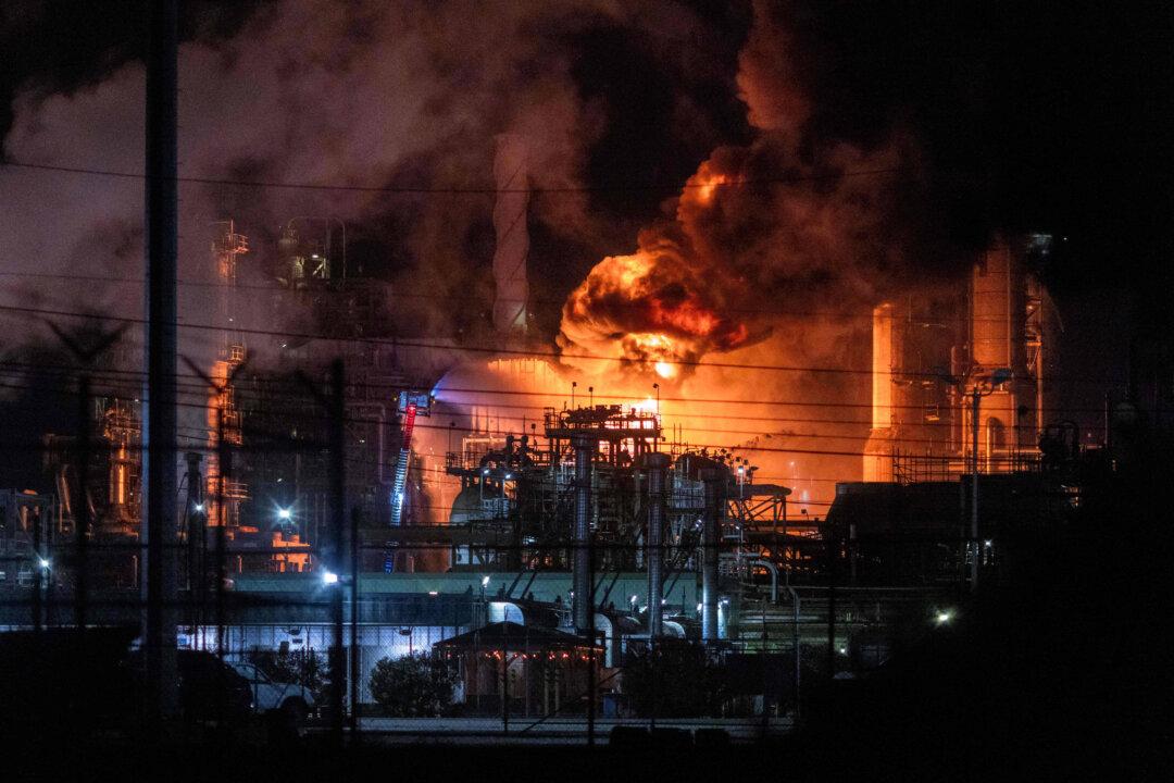 Massive Fire Erupts at Chevron Refinery Near Los Angeles
