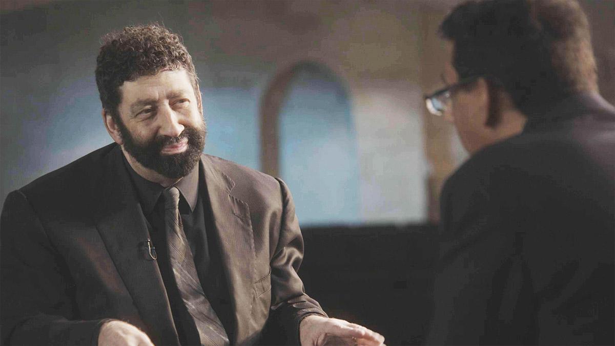 Author Jonathan Cahn (L) is interviewed by Dinesh D'Souza, in the documentary "The Dragon's Prophecy." (GJW+)