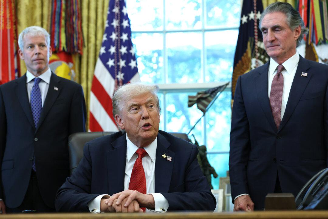 Trump Open to ‘Right Deal’ on Obamacare Subsidies Amid Shutdown Standoff