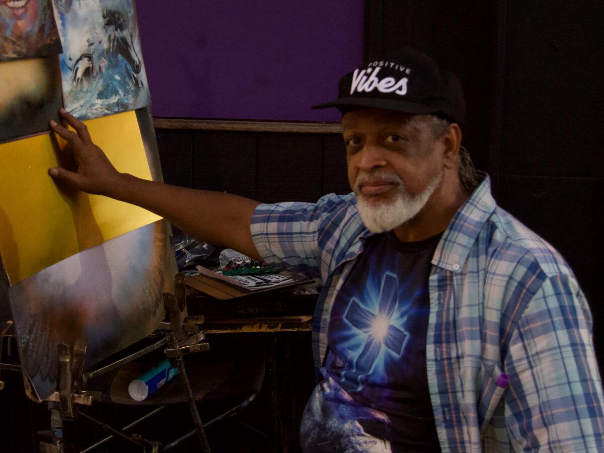 Memphis Residents Welcome Arrival of Federal Agents 4 Ernest Lawson, 72, a veteran and artist working on Beale Street for more than 50 years, in Memphis, Tenn., on Oct. 6, 2025. (Travis Gillmore/The Epoch Times)