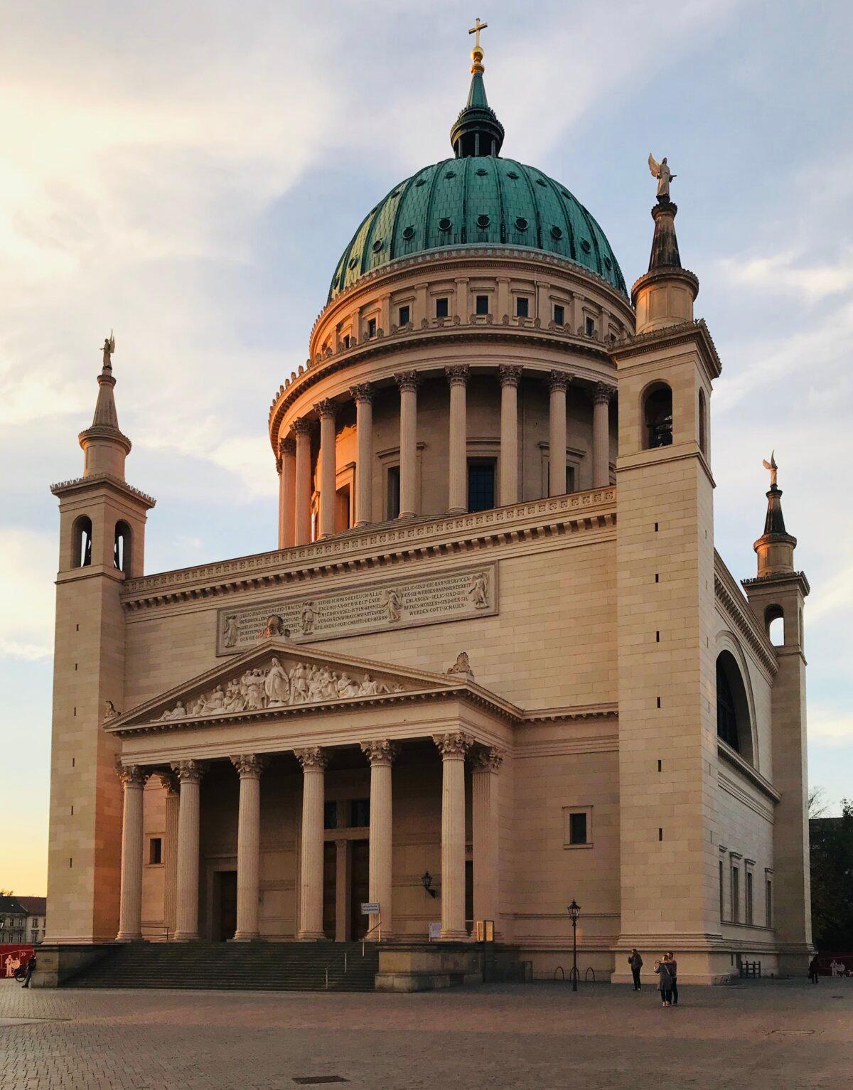 The St. Nicholas church in Old Market Square. (<a href="https://commons.wikimedia.org/w/index.php?title=User:Konstantindegeer&action=edit&redlink=1">Konstantindegee</a>r/<a href="https://en.wikipedia.org/wiki/Potsdam#/media/File:Nikolaikirche_mit_Tympanon.jpg">CC BY-SA 4.0</a>)