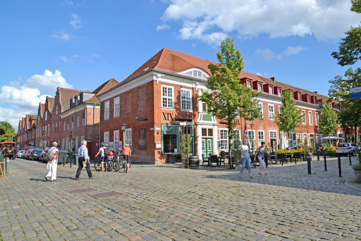 The trade building in the Dutch Quarter, Potsdam. (<a href="https://www.shutterstock.com/g/Irina+Borsuchenko">Irina Borsuchenko</a>/<a href="https://www.shutterstock.com/image-photo/potsdam-germany-august-14-2017-trade-1320148316">Shutterstock</a>)