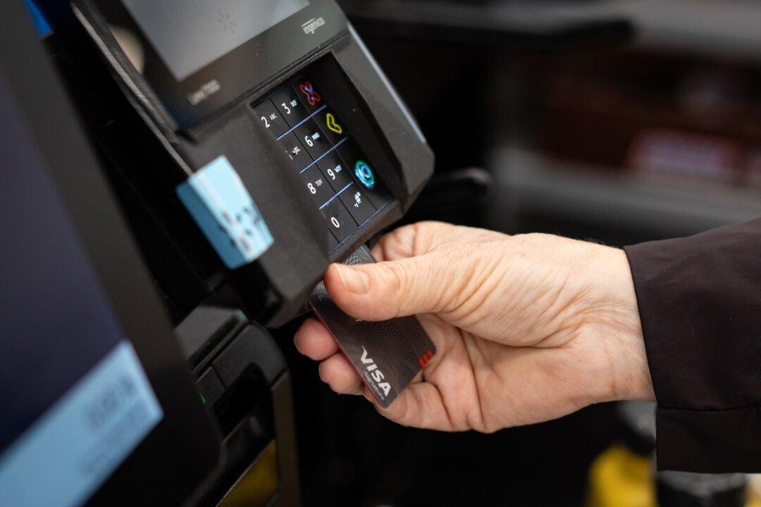 Credit Card Use in US Records Sharp Decline