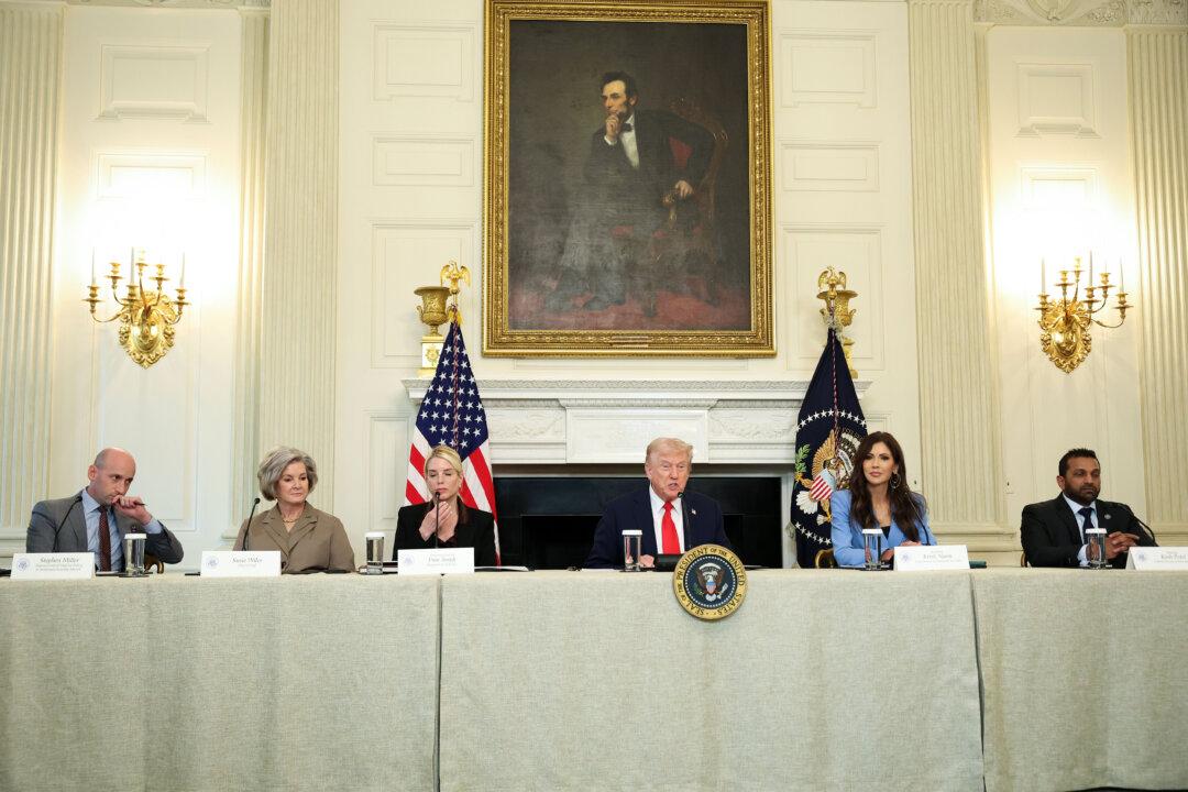 Journalists Recount Antifa Violence in Roundtable With Trump