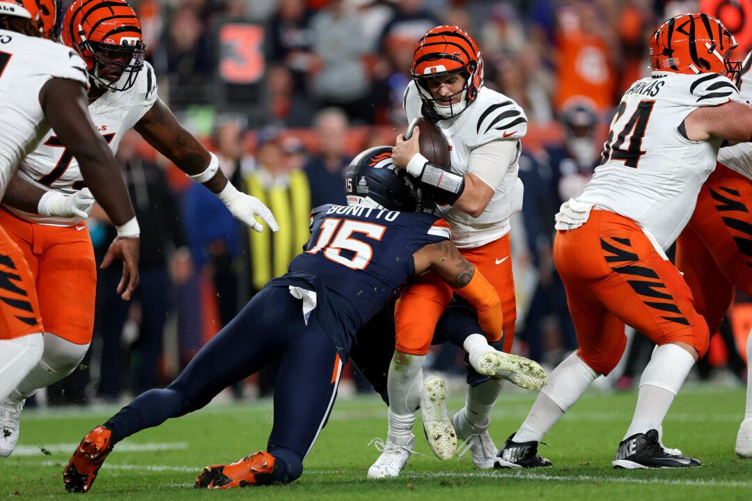 Already on Record-Breaking Sack Pace, Bonitto Wins AFC Defensive Player of the Week