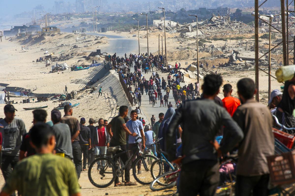 Gaza Residents Begin Returning Home Amid Cease-Fire