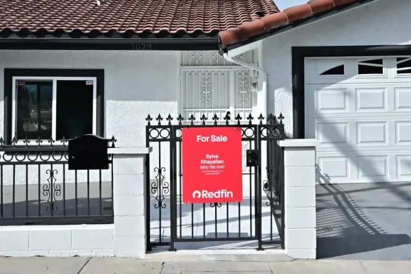 Existing-Home Sales Rise to 8-Month High in October as Inventory Falls