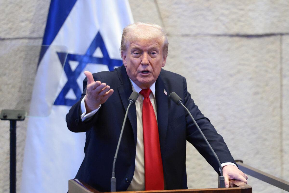 5 Takeaways From Trump’s Visit to Israel, Egypt | USNN World News U.S. President Donald Trump addresses the Knesset, Israel's Parliament, in Jerusalem on Oct. 13, 2025. (Evelyn Hockstein - Pool/Getty Images)