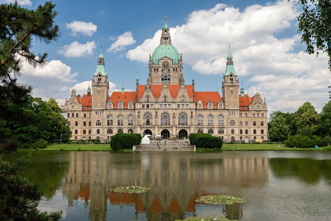 Hannover’s New Town Hall: Historical Elegance With Modern Utility