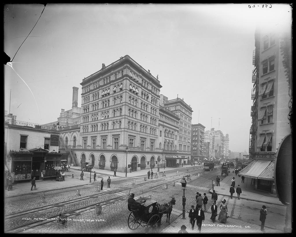 Metropolitan Opera House, New York. Library of Congress. (Public Domain)