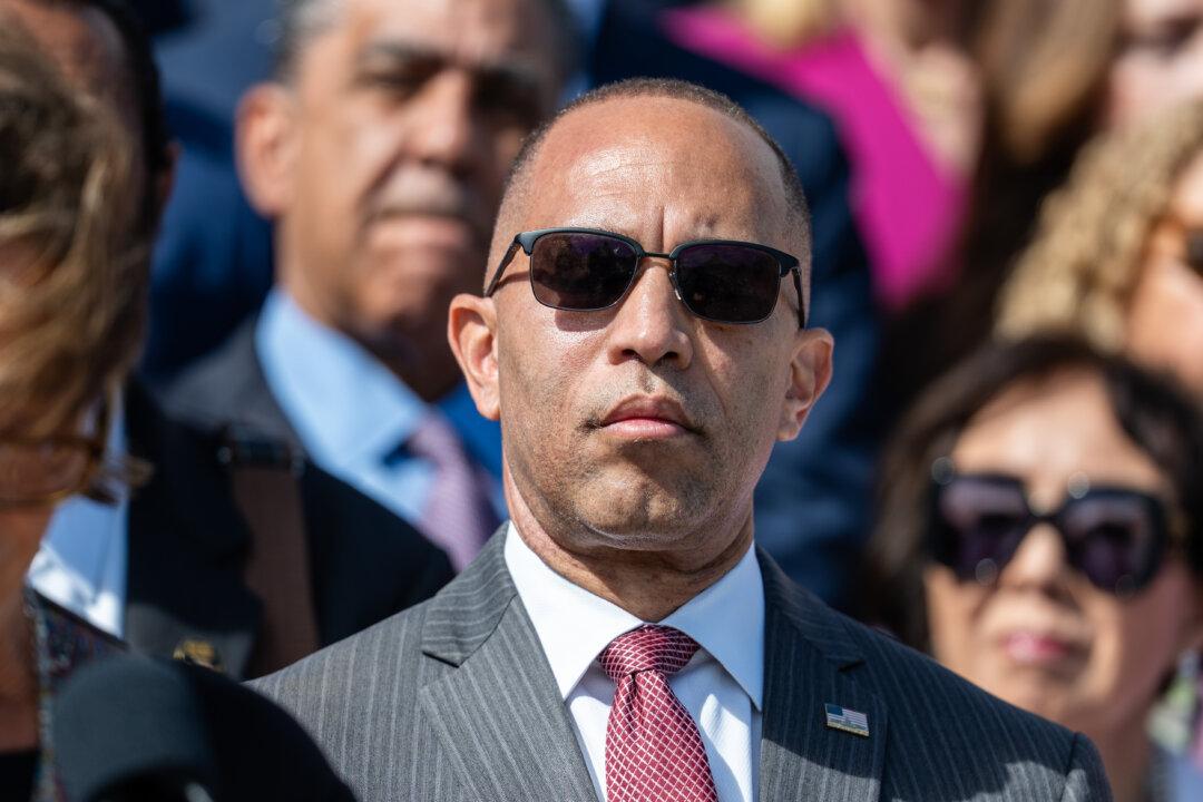 House Democratic Leaders Hold News Conference (Oct. 16)