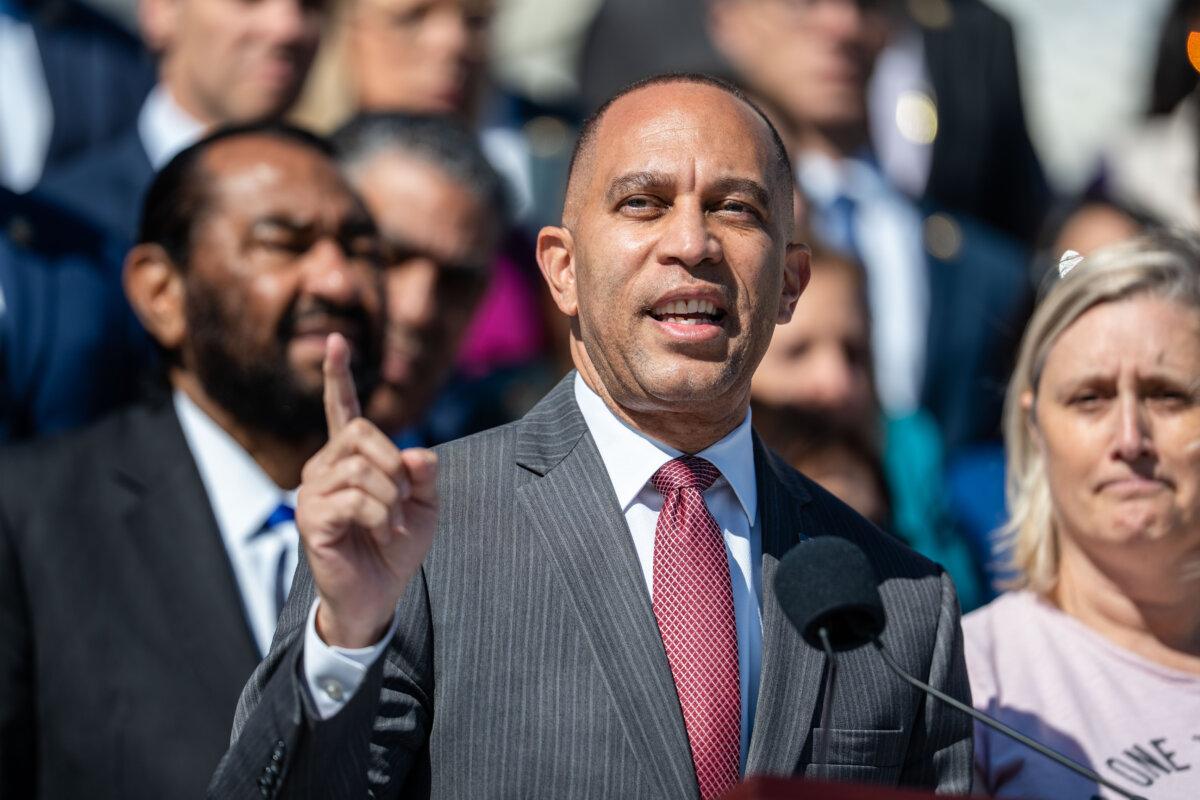 House Minority Leader Hakeem Jeffries (D-N.Y.) speaks during the 15th day of the government shutdown on Capitol Hill in Washington on Oct. 15, 2025. (Madalina Kilroy/The Epoch Times)