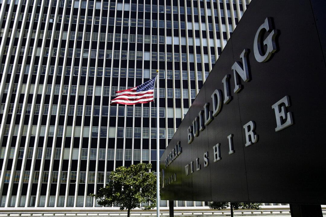 Trump Signs Executive Order Putting New Restrictions on Federal Hiring