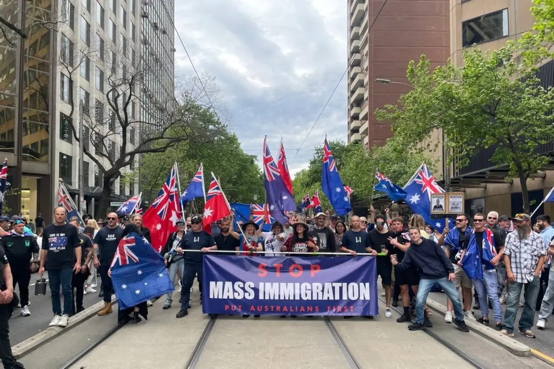 One Nation Revives Migration Plebiscite After Burqa Stunt Fallout